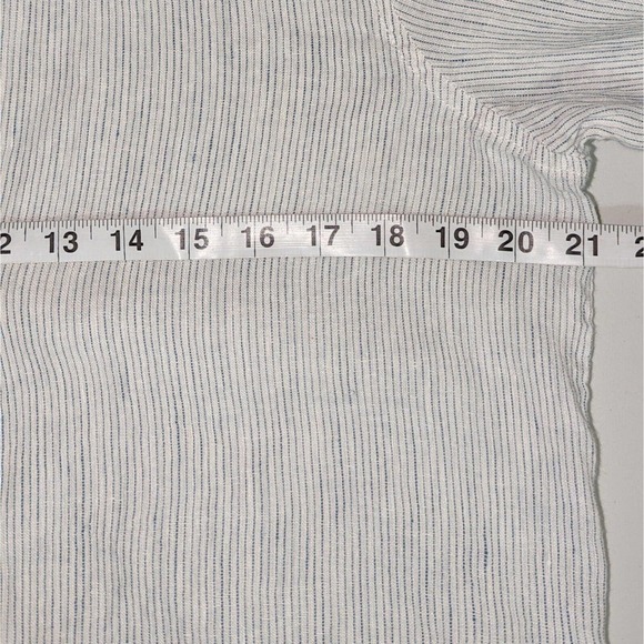 Tahari Linen Button Shirt Medium Pinstripe VNeck Rolltab Tunic White Blue Blouse - Picture 3 of 7